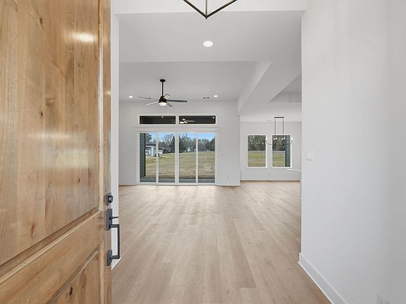 3rd image of 1202 Ada St