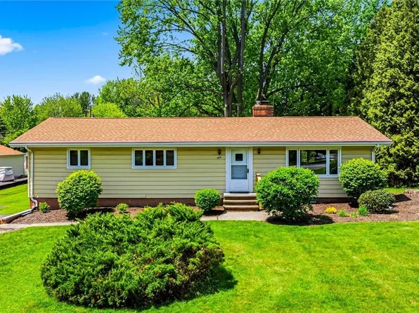 202 Briar Hill Dr, Painesville, OH 44077
