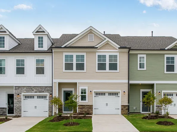 52 Shay St, Angier, NC 27501