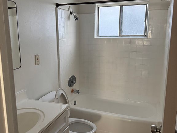 3rd image of 826 S Gramercy Pl #6
