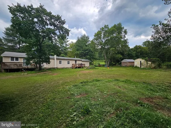 348 Thompson Hollow Rd, Bentonville, VA 22610
