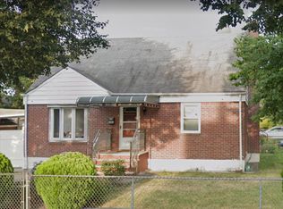 9502 238th St, Floral Park, NY 11001