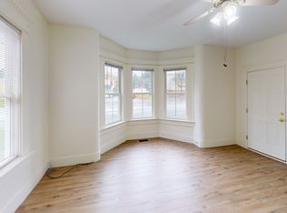 89 Hanover St APT 1, Lebanon, NH 03766