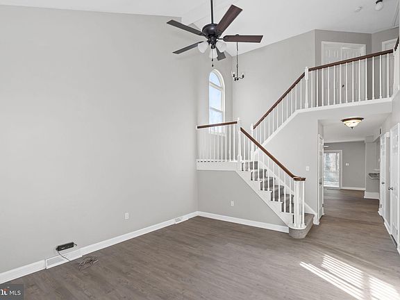 5th image of 8 Forest Glen Ct