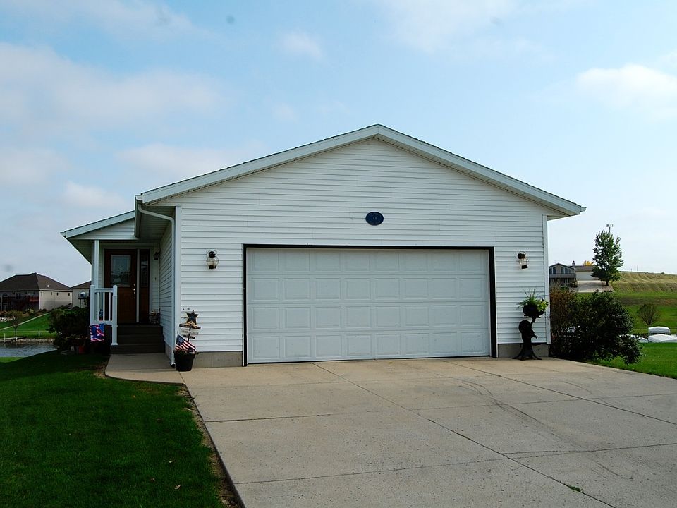 1st image of 48 Hill Dr