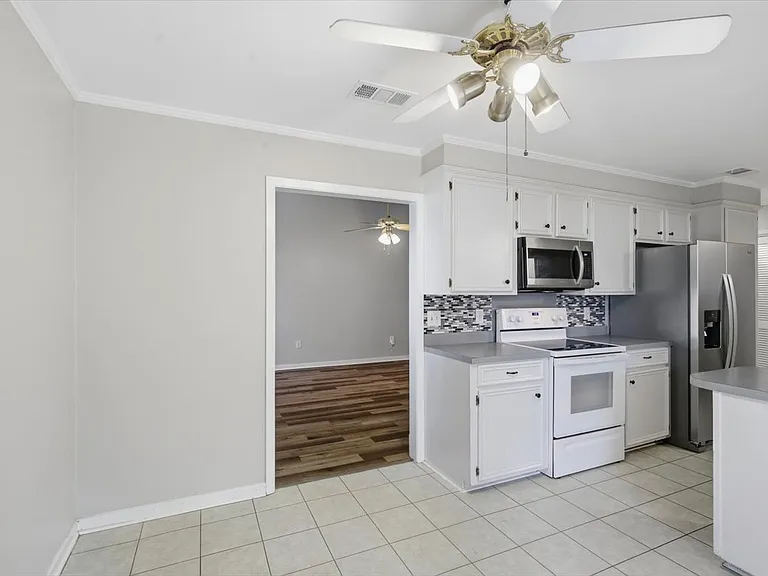 131 Cypress Dr — Photo 16