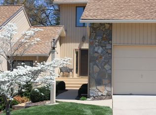 137 Deerlake Dr, Asheville, NC 28803