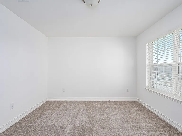 1421 Elijah Dr — Photo 14