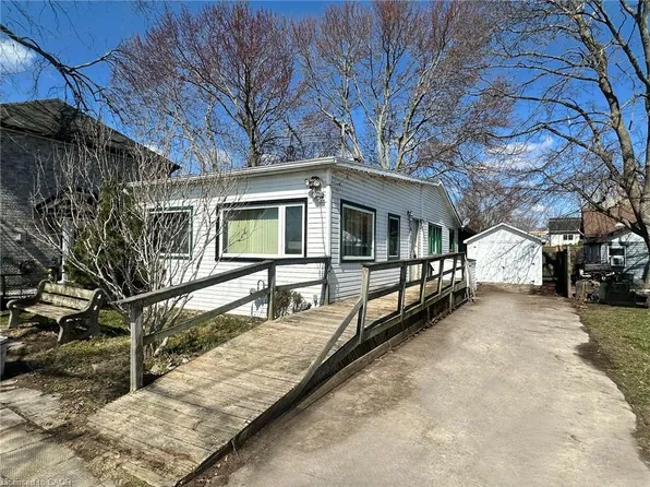 2483 N Shore Dr, Moulton, ON N0A 1K0