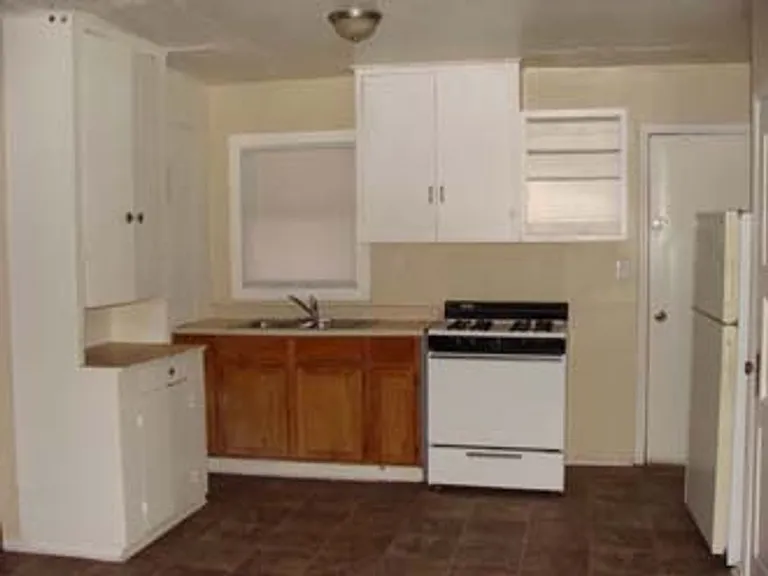 1591 Zener St — Photo 32