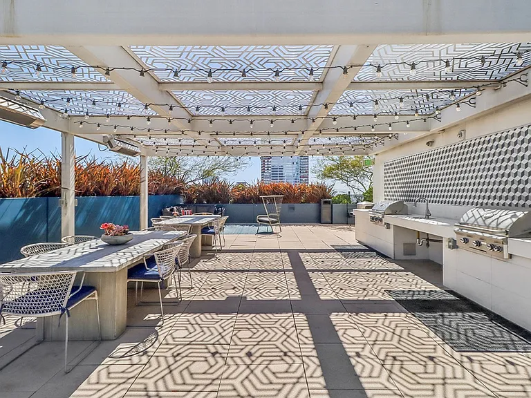 Rooftop Fire Pit & BBQ Grills