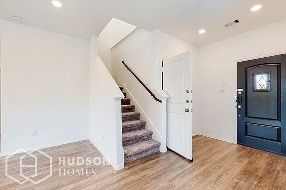 4 bed, 2.5 bath, 1853 sqft, $2,025 — Photo 4