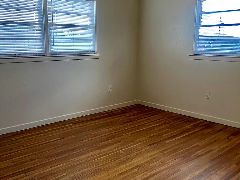 11410 Avenue P — Photo 14