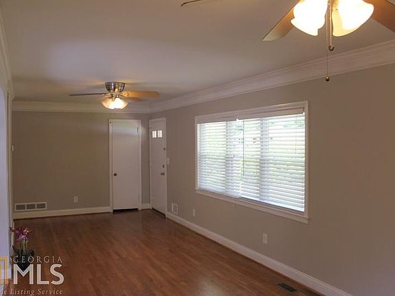 4th image of 1194 Oakview Dr SE Unit 0