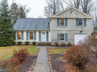 6544 Oakwood Dr, Falls Church, VA 22041
