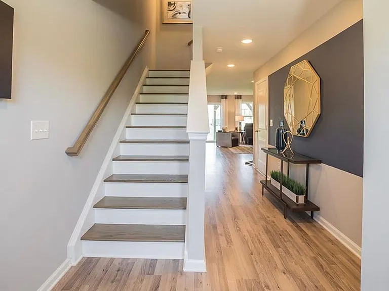 94 Melanie Way — Photo 2