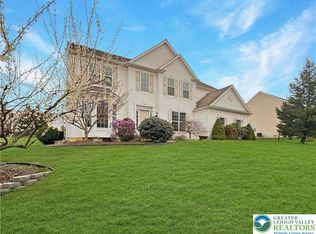 6498 Rutherford Dr, Macungie, PA 18062