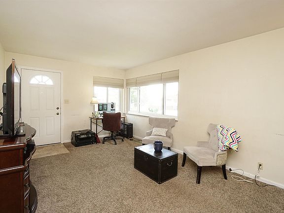 3rd image of 1113-1115 Susan Dr