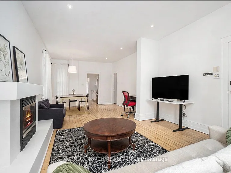 208 Clarence St #1 — Photo 12
