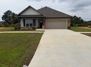 131 Castlewoods Way, Petal, MS 39465