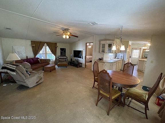 5th image of 429 Plover Dr