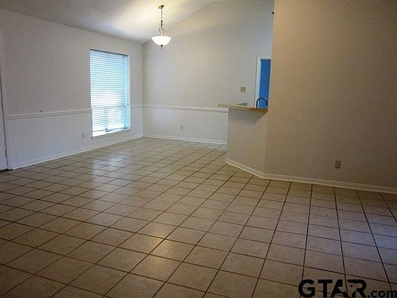 5th image of 103 Wendy Dr