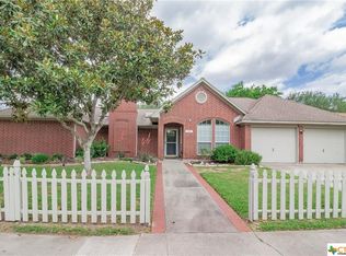 202 Burning Tree St, Victoria, TX 77904