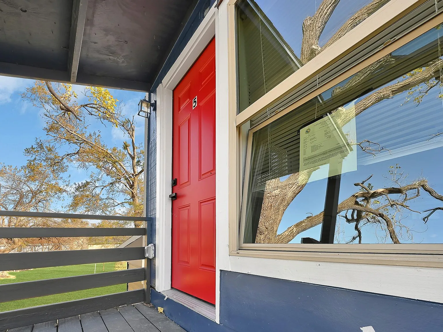 1 bed, 1.0 bath, 350 sqft, $750 — Photo 2
