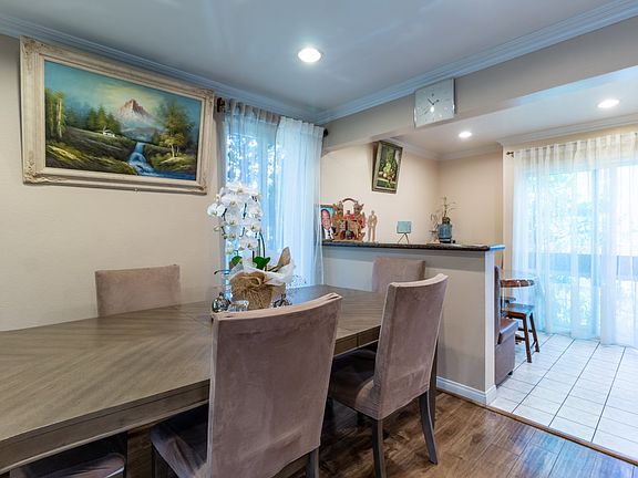 5th image of 424 N Kenwood St APT 1