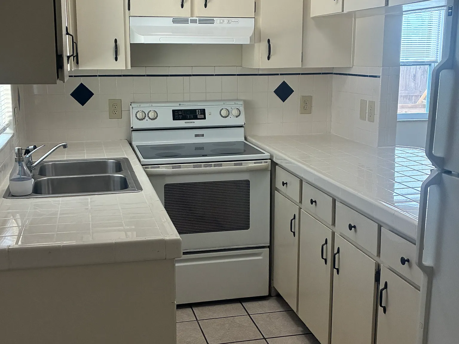 2 bed, 850 sqft, $1,500 — Photo 2