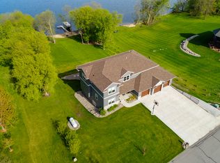 10160 Augusta Dr, Sauk Centre, MN 56378
