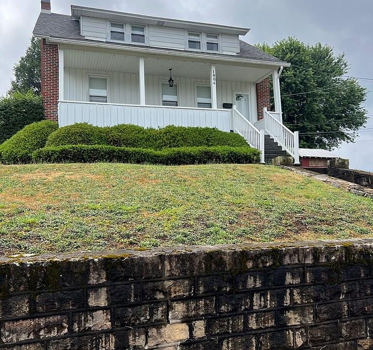 1st image of 1004 N Oakwood Ave