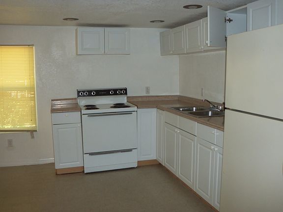 2nd image of 1106 E Yukon St