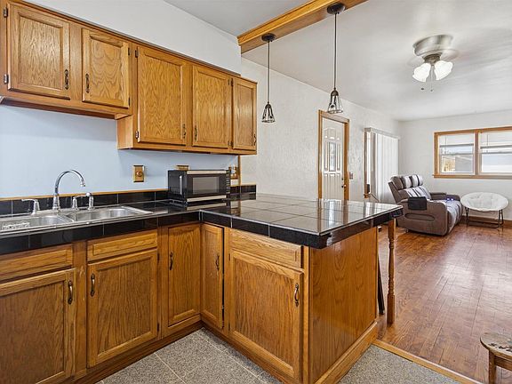 2nd image of 3009 ALGOMA STREET