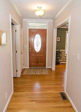 3rd image of 128 Stoneycrest Ct