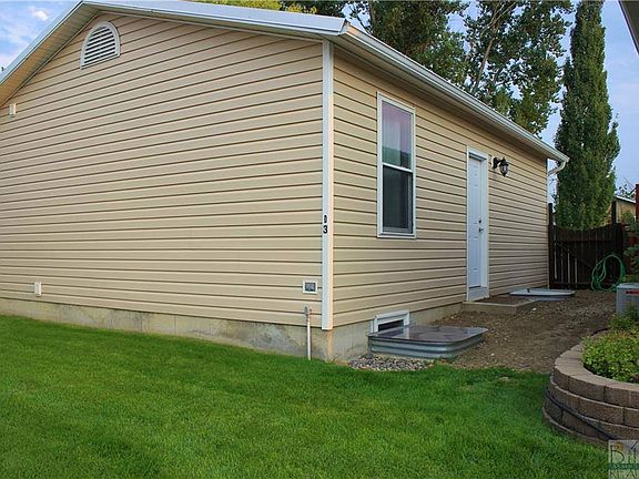 3rd image of 3390 Canyon Dr Unit D3