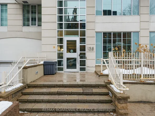 138 Somerset St W #908, Ottawa, ON K2P 0A3