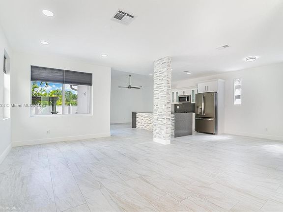 5th image of 18441 NW 22nd St