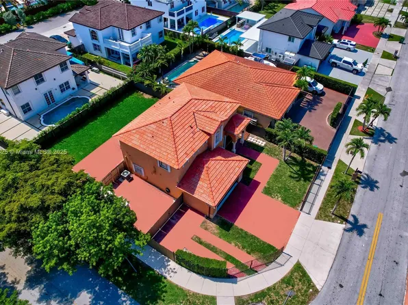 5972 SW 163rd Pl, Miami, FL 33193