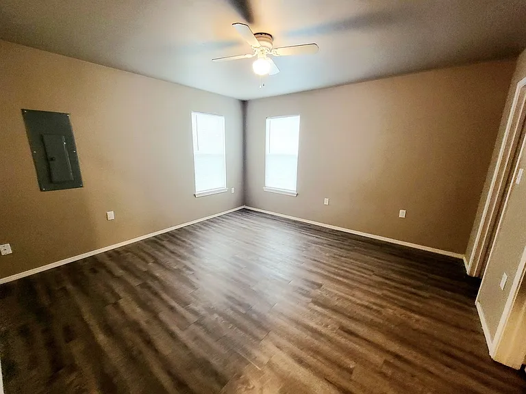 2603 Elm Ave — Photo 10