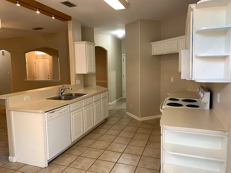 947 River Rock — Photo 3