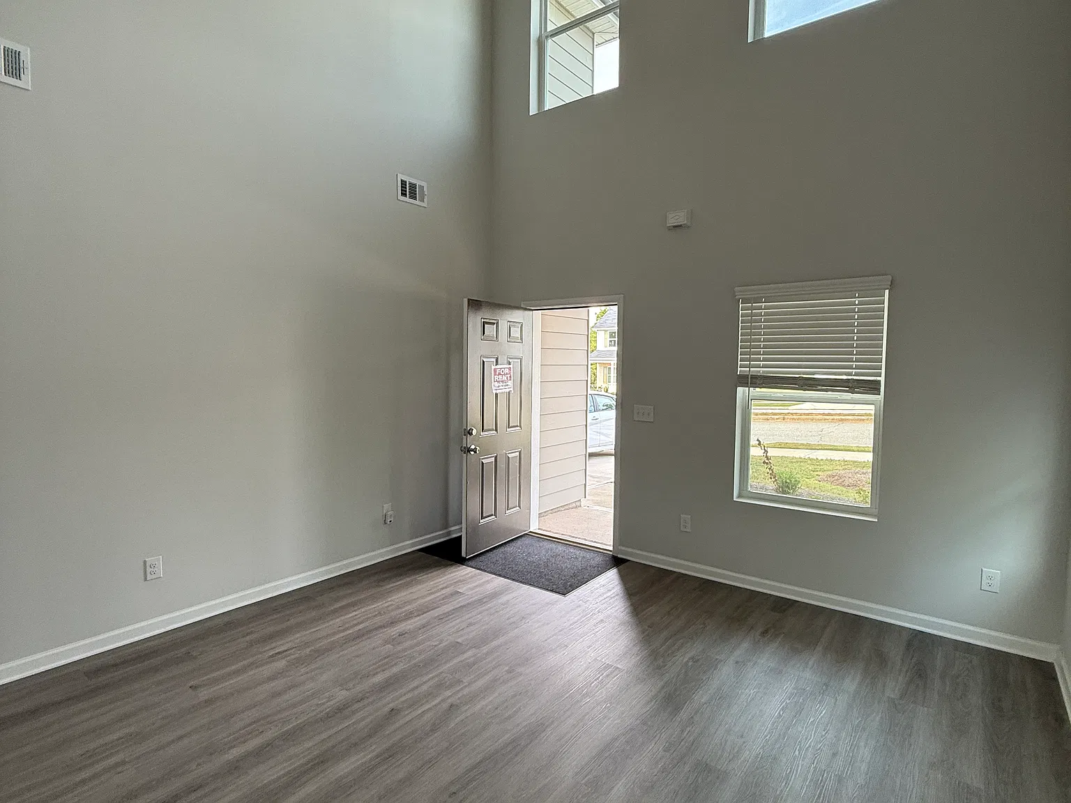 4 bed, 2306 sqft, $3,000 — Photo 4