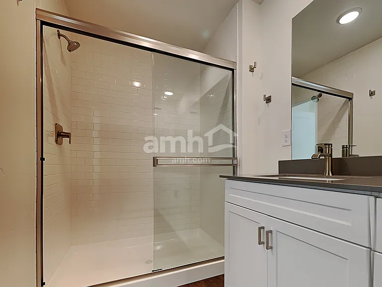 1017 S Moorside Ave — Photo 12
