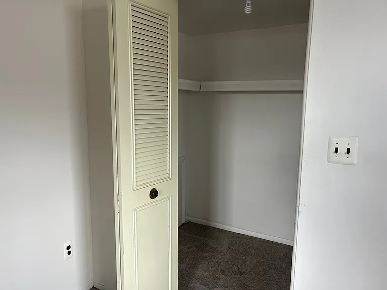 20705 Edgewood St — Photo 9