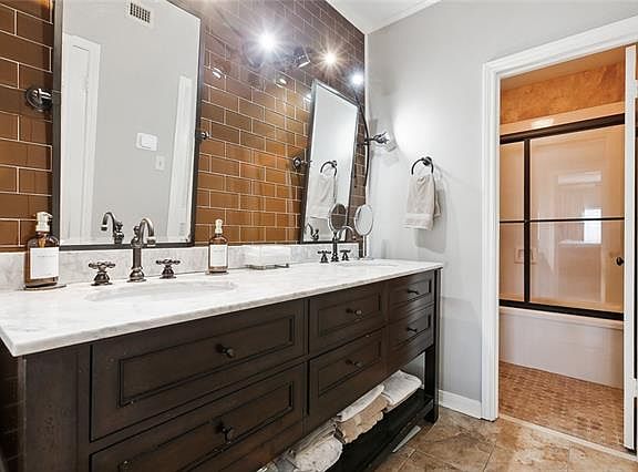 5th image of 1750 Saint Charles Ave APT 325