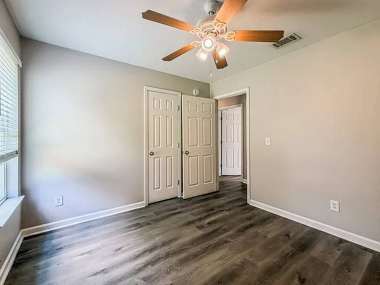 1202 Elisha Ct — Photo 11