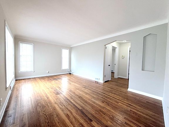 4th image of 6324 Westminster Dr