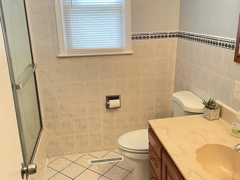5025 N Center Rd — Photo 8