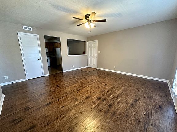 4th image of 205 Cranklen Cir APT F