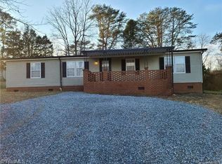 169 Deerfield Ln, Statesville, NC 28677